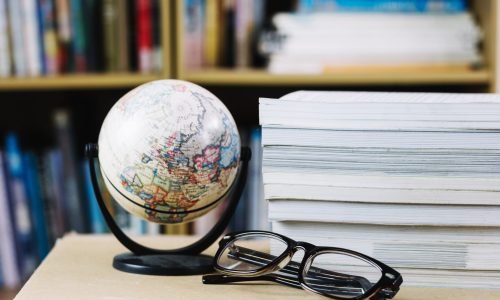 globe-glasses